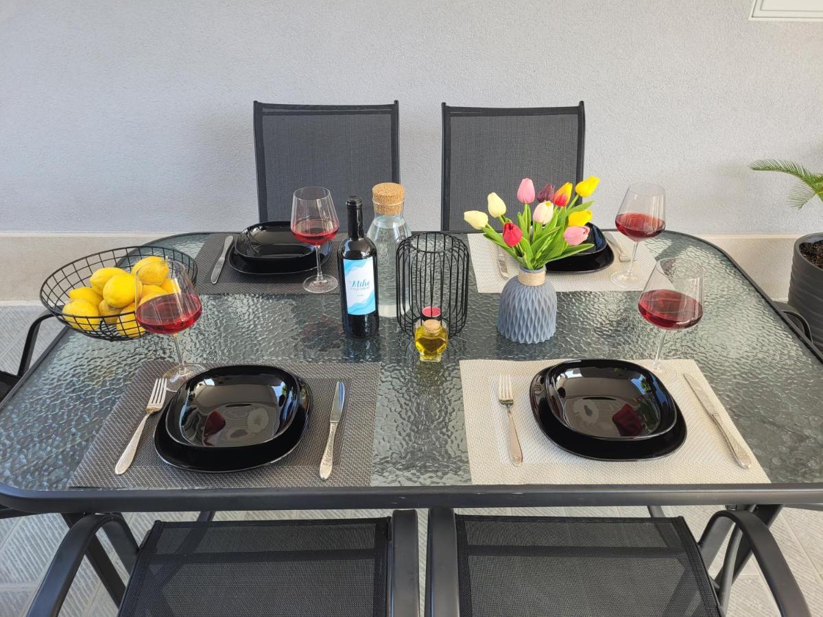 Apartment Mihe Orebic
